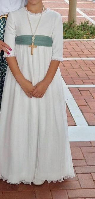 VESTIDO COMUNION modelo VISINAde la firma PETRITAS