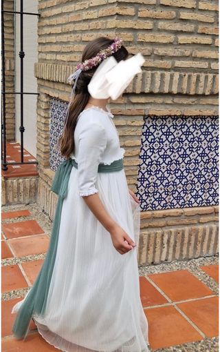 VESTIDO COMUNION modelo VISINAde la firma PETRITAS