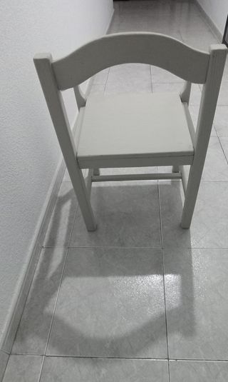 BUTACA DE MADERA MACIZA