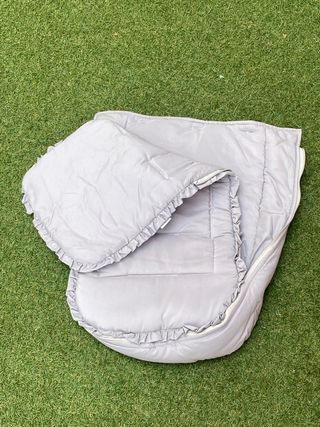 Cubre capazo y saco diseñado al gusto de Paz