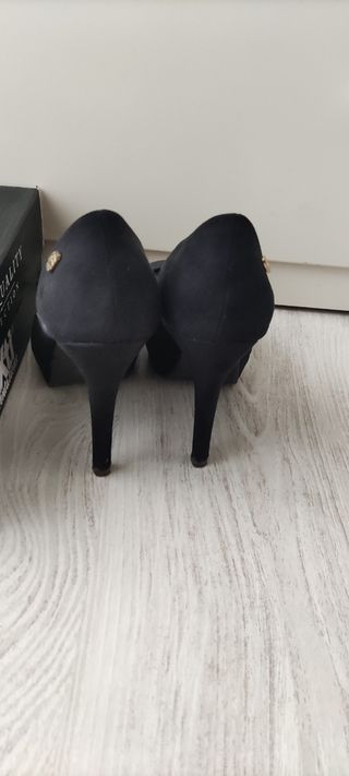 zapatos negros Xti