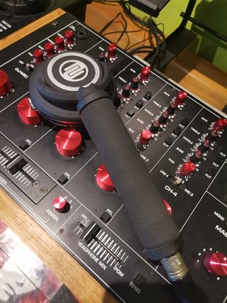 MESA DE MEZCLAS ROTARY NUMARK DM 1920X