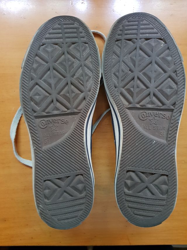 Zapatillas Converse.