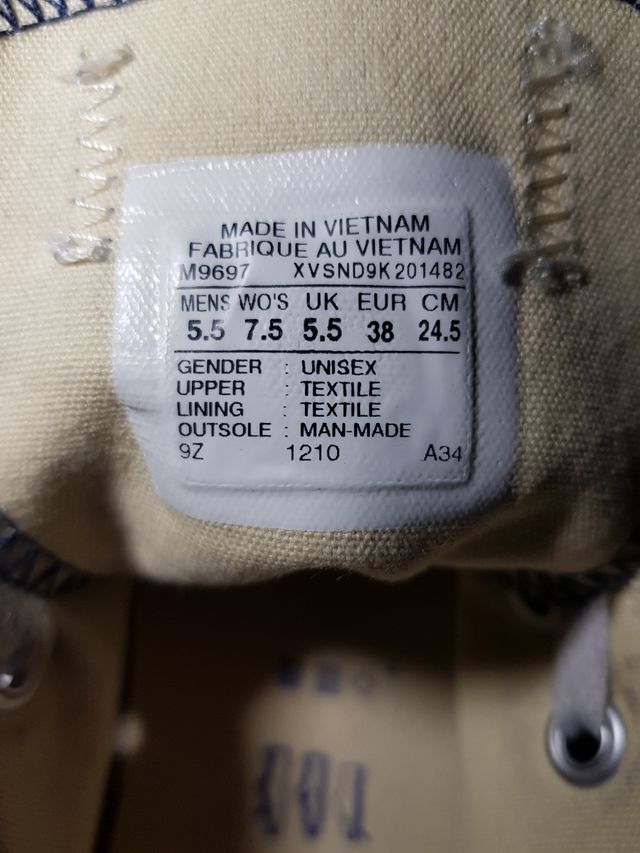 Zapatillas Converse.