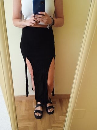 Falda larga asimétrica negra zara