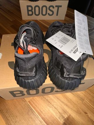 Yeezy 350 V2 mono cinder