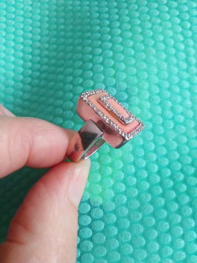 Sortija plata y esmalte