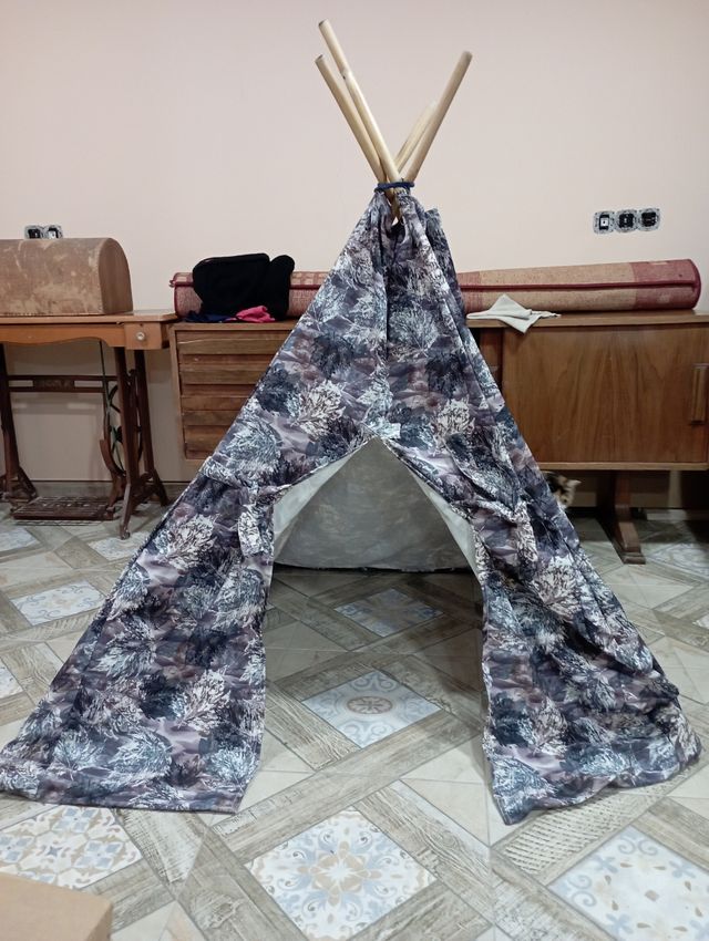 Cabaña de tela y cañas