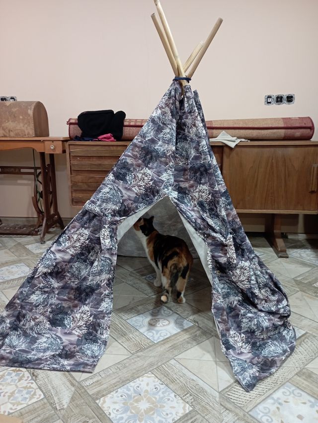 Cabaña de tela y cañas