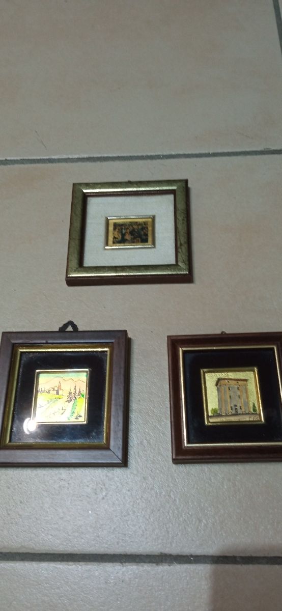 Quadretti su foglia d'oro dipinti a mano