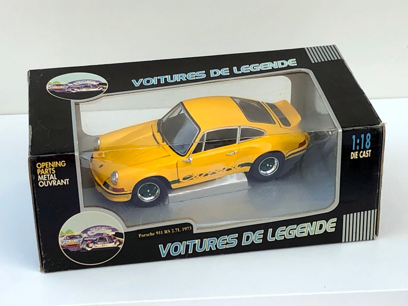 Modèle Réduit 1:18 Porsche 911 Carrera 2.4 1973 - Marque Maisto/Universal Hobbies - Neuf