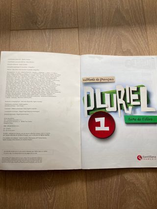 Libro Francés Pluriel. Nivel A1.