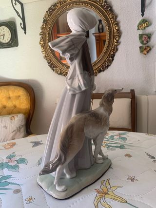 Cerámica LLADRÓ "Dama con Galgo" tipo 65