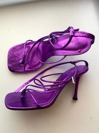 Sandalias tacón de Zara