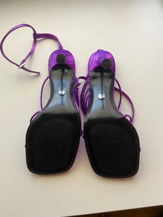 Sandalias tacón de Zara