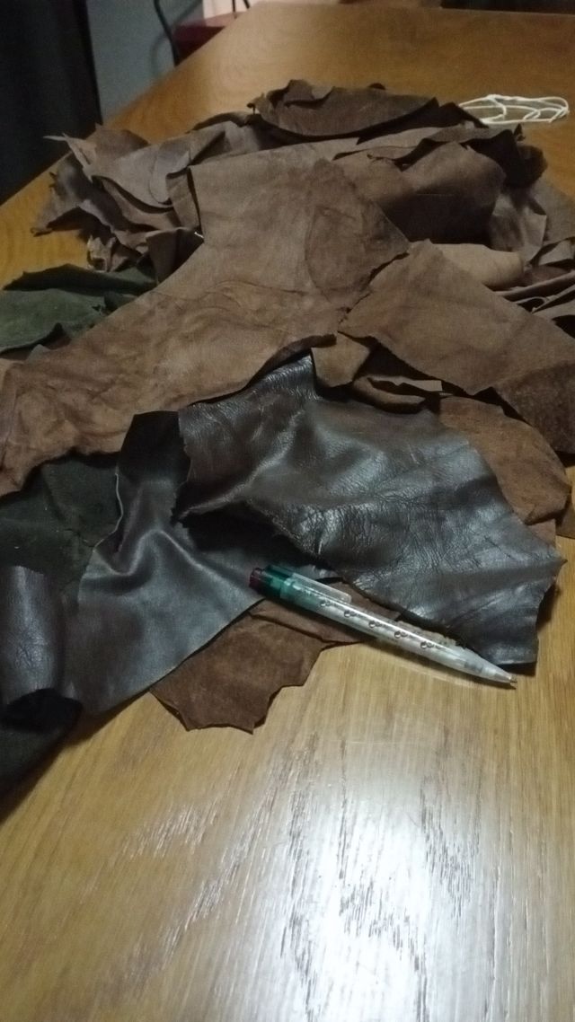 retales de piel a 2 euros kilo .venta en persona..