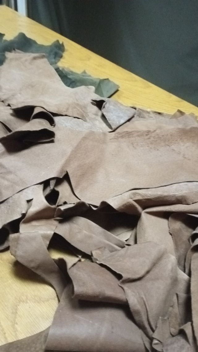 retales de piel a 2 euros kilo .venta en persona..