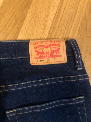 Pantalón levis 