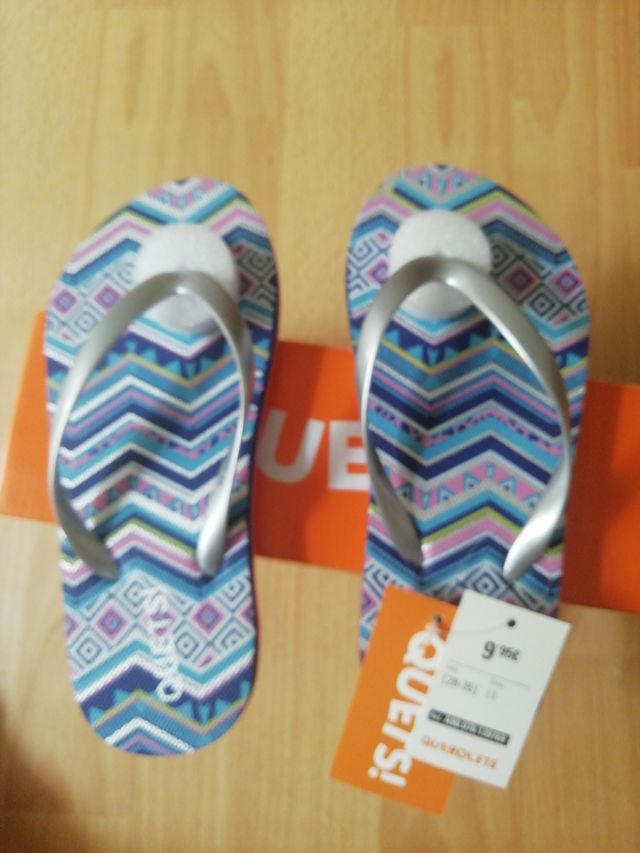 Chanclas niña talla 32, NUEVAS. 