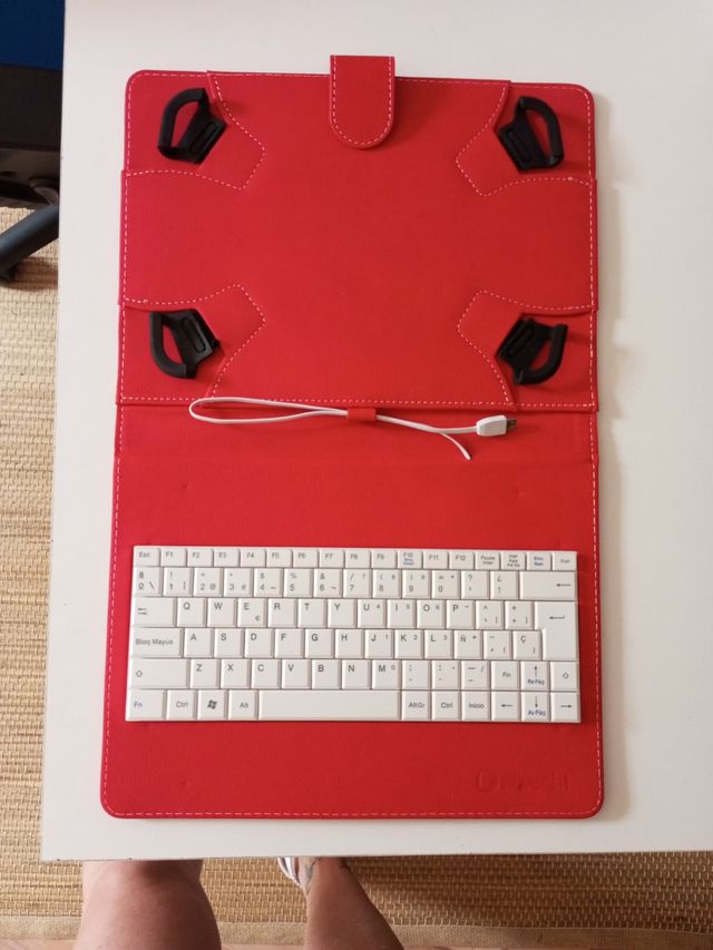 FUNDA PARA TABLET CON TECLADO