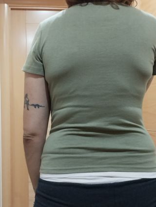 Camisa de fantasía. Con su compra viene un regalo