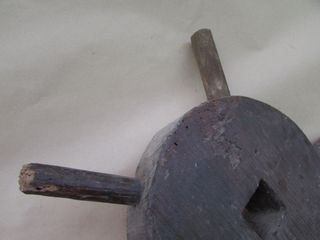 Timón antiguo castaño macizo rústico 46 cms