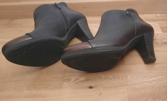 Botines de piel marrón. Hispanitas. Talla 38