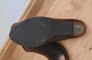 Botines de piel marrón. Hispanitas. Talla 38