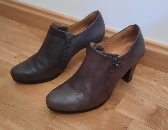 Botines de piel. Hispanitas. Talla 38