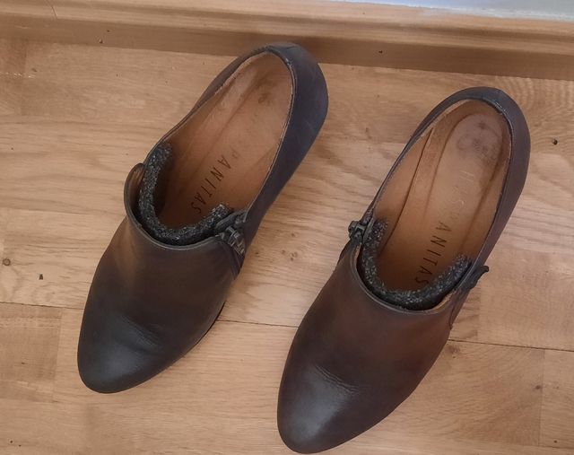 Botines de piel. Hispanitas. Talla 38