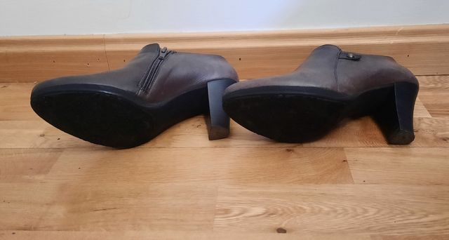 Botines de piel. Hispanitas. Talla 38