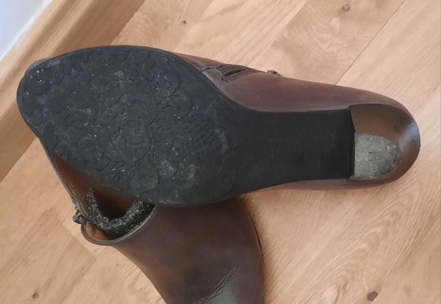 Botines de piel. Hispanitas. Talla 38