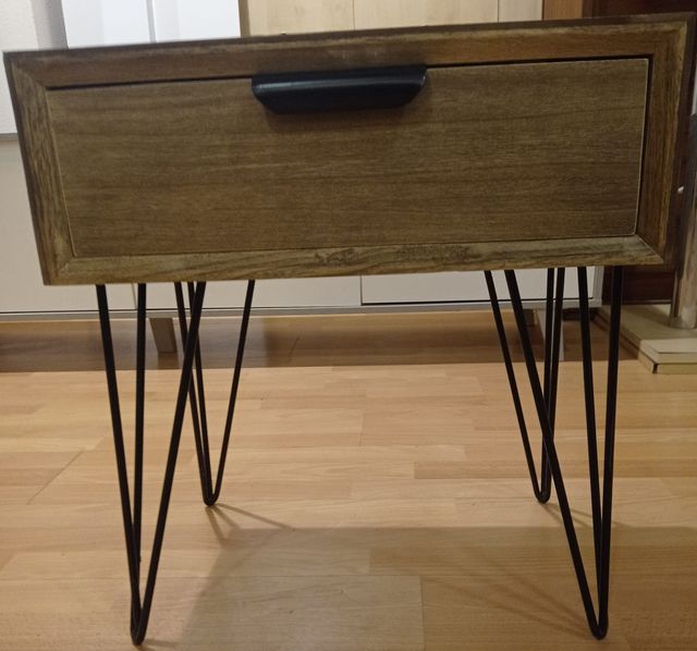 Mesa patas de hierro