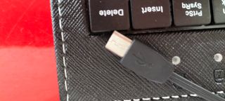 Funda de tablet con teclado