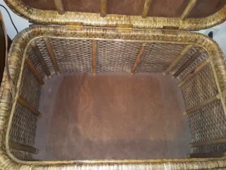 Mesa, cesta de RATTAN. Becara Alta Decoración