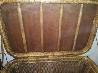 Mesa, cesta de RATTAN. Becara Alta Decoración