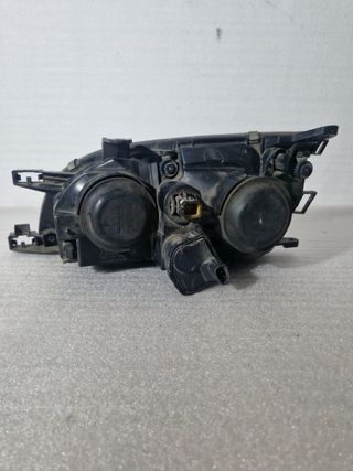 Faro Derecho Toyota Avensis 1.6 2002