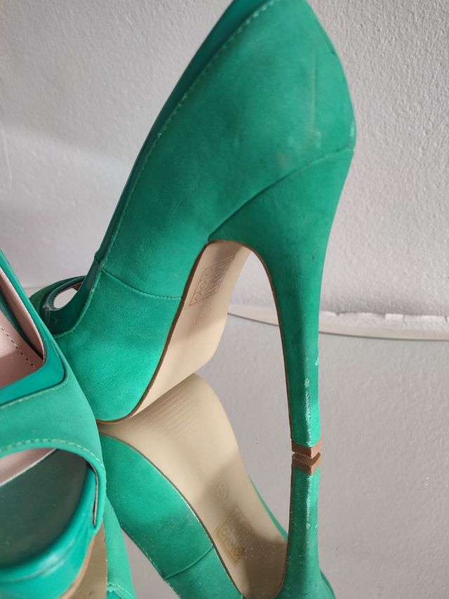 Zapatos verdes, 11 cm de tacón.