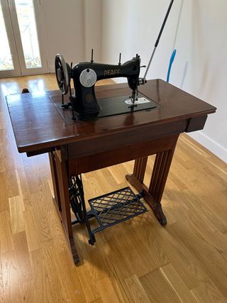 MAQUINA DE COSER ANTIGUA STAFF