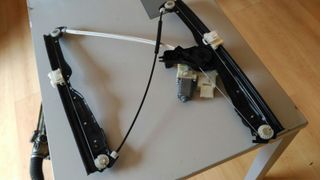 9678189780 - ELEVALUNAS DELANTERO DERECHO PEUGEOT 