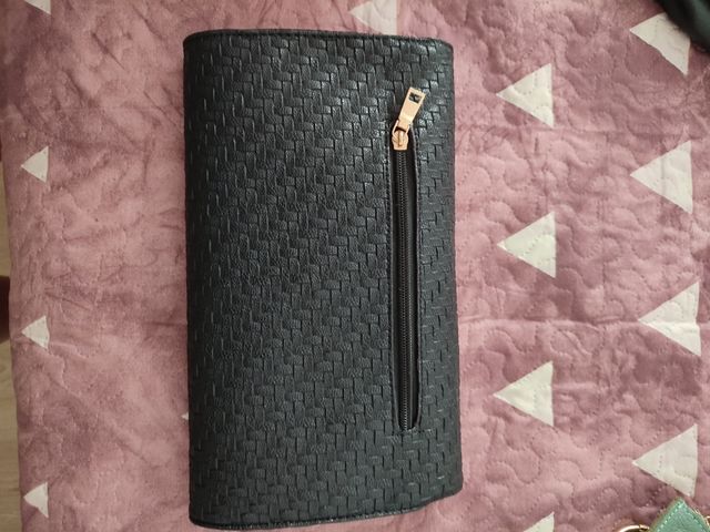 bolso negro,A ESTRENAR