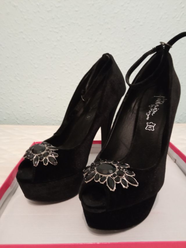 Sandalias de terciopelo de tacón con plataforma