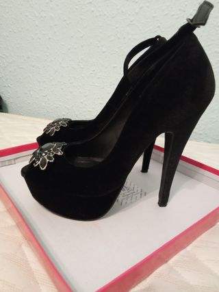 Sandalias de terciopelo de tacón con plataforma