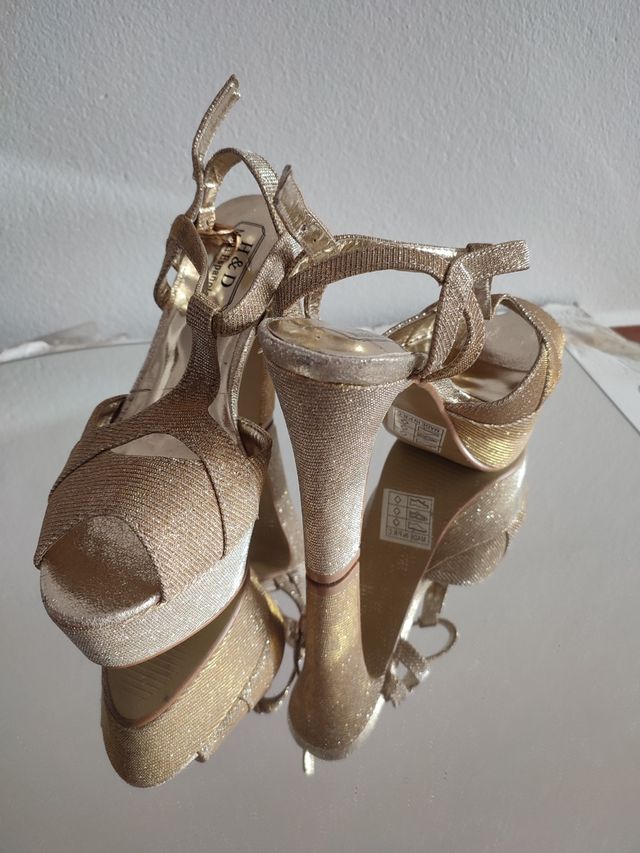 Sandalias doradas con brillo, tacón 10 cm