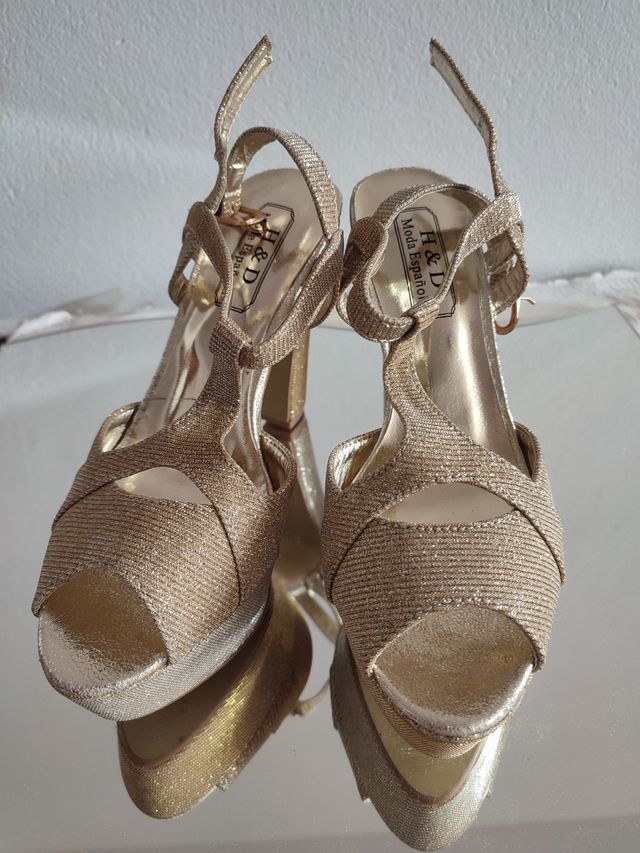 Sandalias doradas con brillo, tacón 10 cm