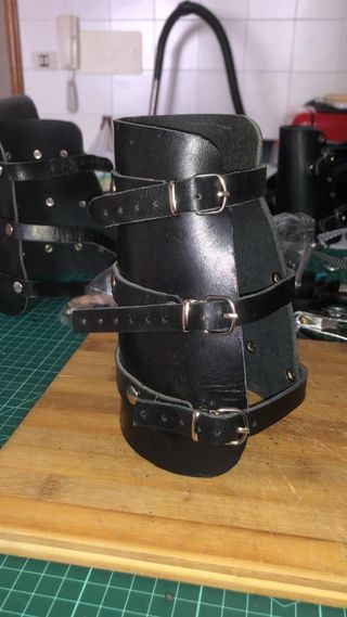 Trajes Romano y trabajos en piel a medida