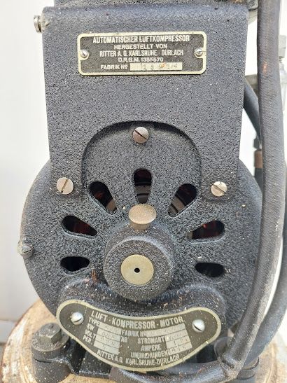 Magnifico compresor de dentista años 30/40 LUFT