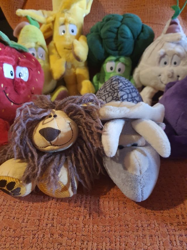 Peluches de frutas.