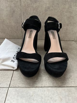 Sandalias negras plataforma Uterque