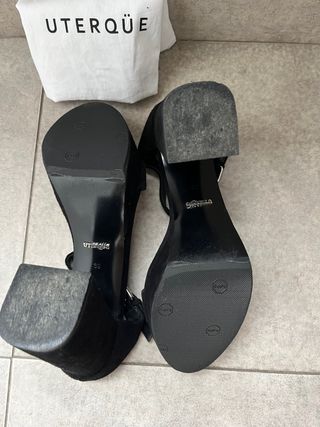 Sandalias negras plataforma Uterque
